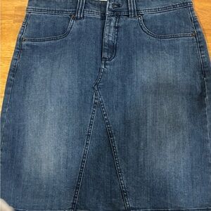 NWT Bass Mini Skirt Size 6 Dark Antique Wash Denim w/Pockets